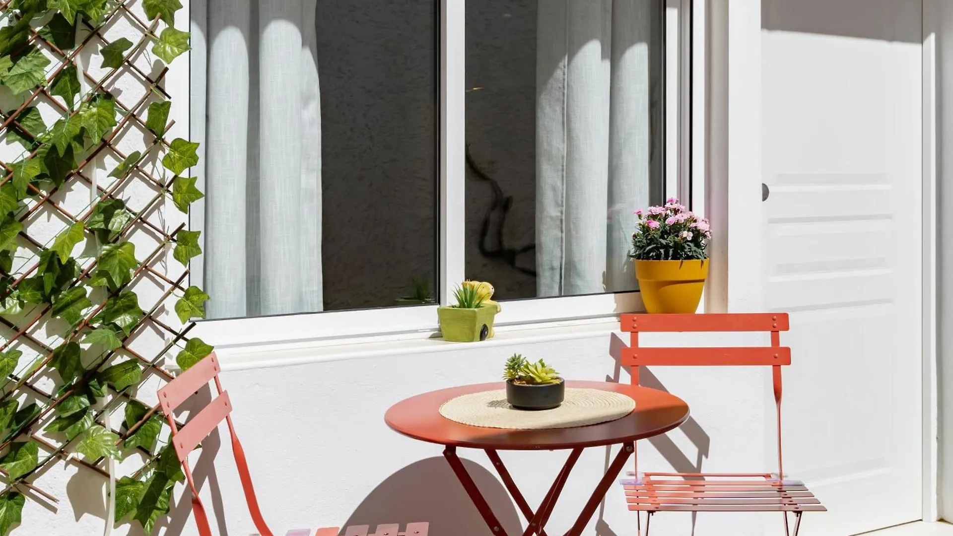 Bonito Estudio Carihuela Con Terraza, Wifi, Playa A 150 Metros Torremolinos 0*,  Spain