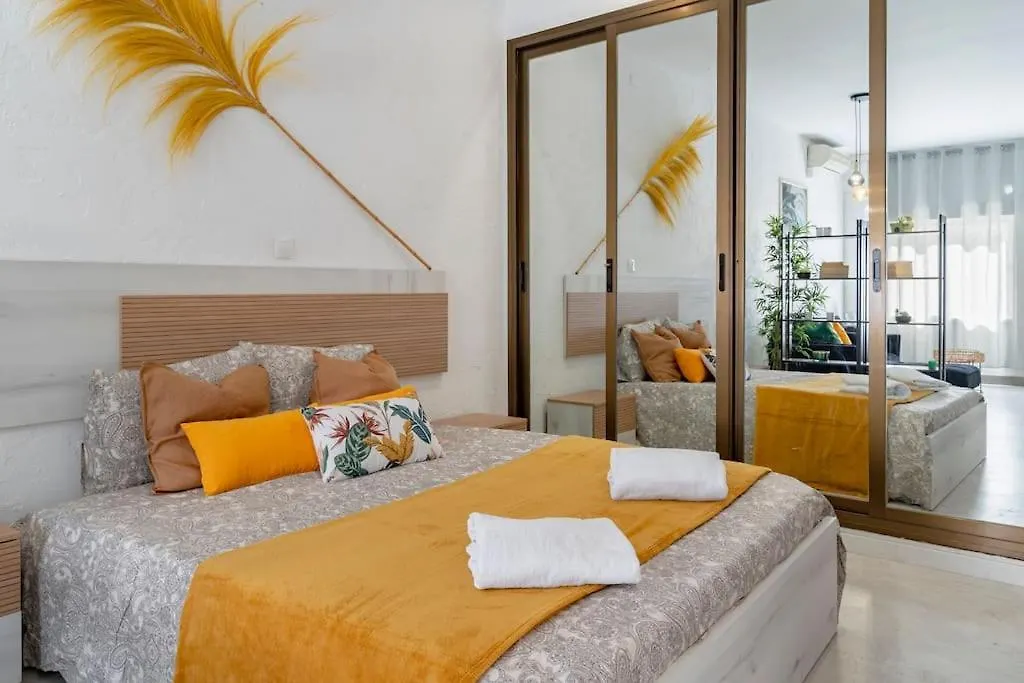 Apartamento Bonito Estudio Carihuela Con Terraza, Wifi, Playa A 150 Metros Torremolinos