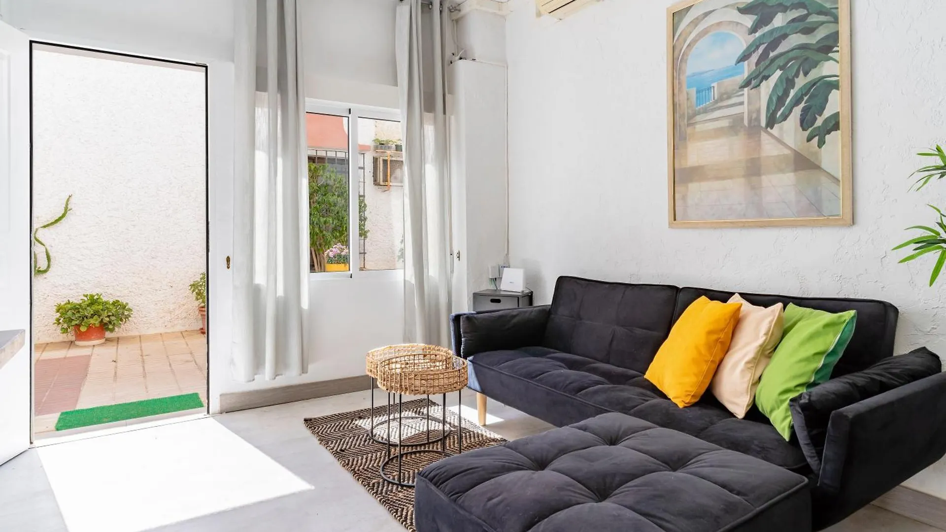 Bonito Estudio Carihuela Con Terraza, Wifi, Playa A 150 Metros Torremolinos España